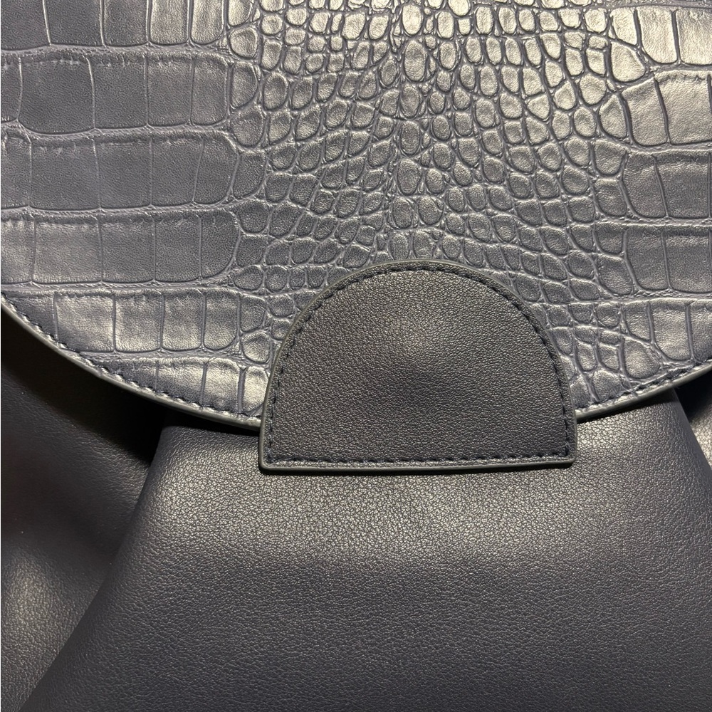 GEIR NESS Navy Croc Design Laila Faux Leather Bag - Picture 3 of 9
